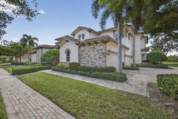 В аренду: $14,000 (3 спален, 3 ванн, 2793 Квадратных фут)