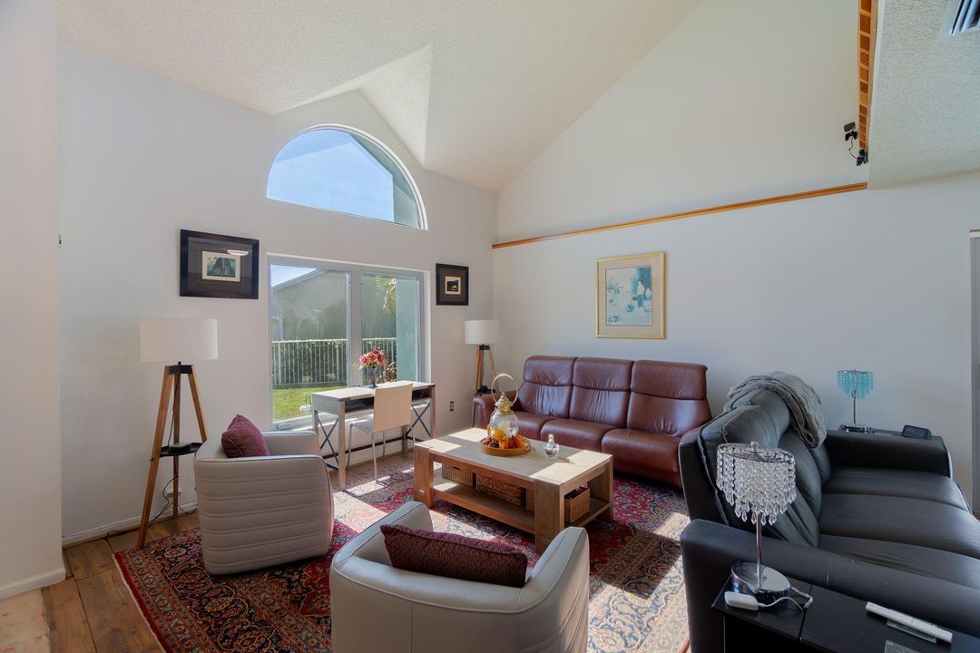 На продажу: $685,500 (4 спален, 2 ванн, 2180 Квадратных фут)