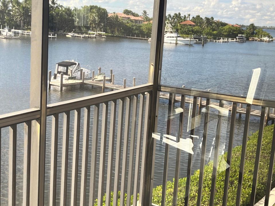 For Rent: $5,000 (2 beds, 2 baths, 1375 Square Feet)