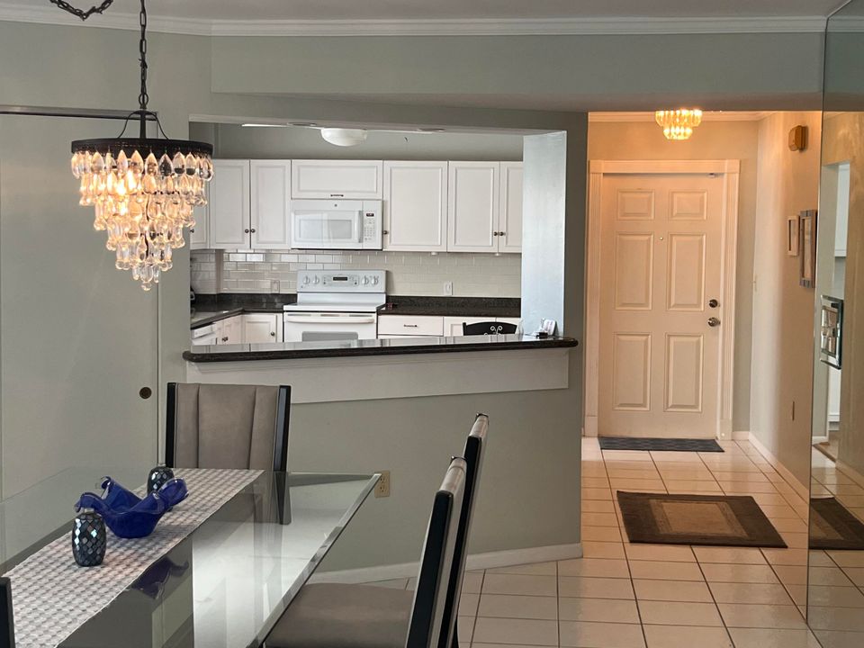 For Rent: $5,000 (2 beds, 2 baths, 1375 Square Feet)