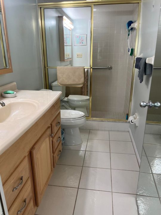 For Rent: $5,000 (2 beds, 2 baths, 1375 Square Feet)