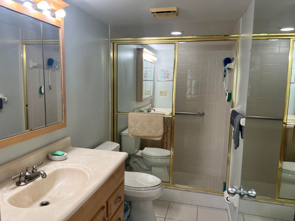 For Rent: $5,000 (2 beds, 2 baths, 1375 Square Feet)