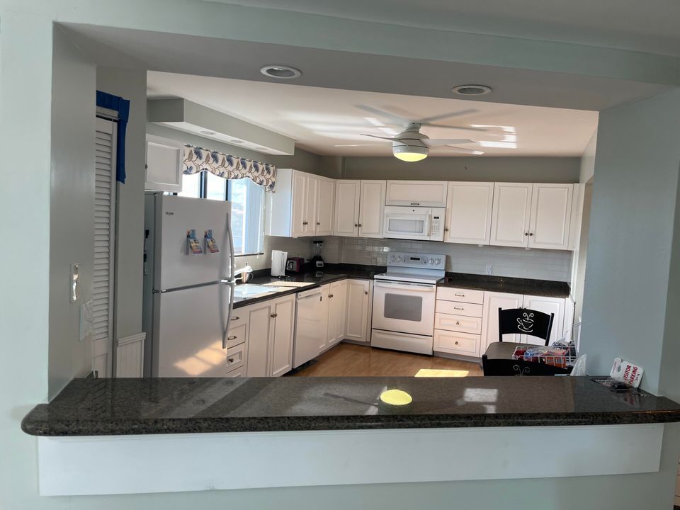 For Rent: $5,000 (2 beds, 2 baths, 1375 Square Feet)