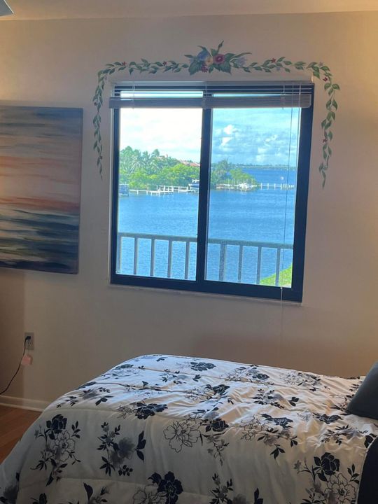 For Rent: $5,000 (2 beds, 2 baths, 1375 Square Feet)