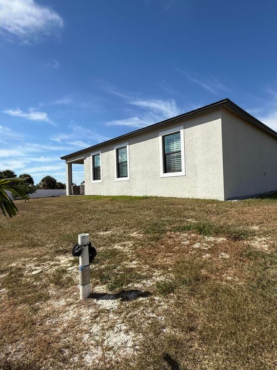 For Sale: $450,000 (3 beds, 2 baths, 1524 Square Feet)