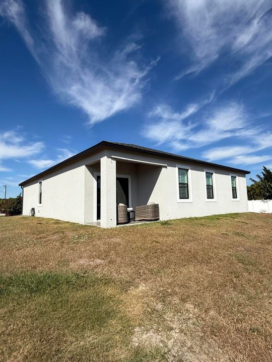 For Sale: $450,000 (3 beds, 2 baths, 1524 Square Feet)