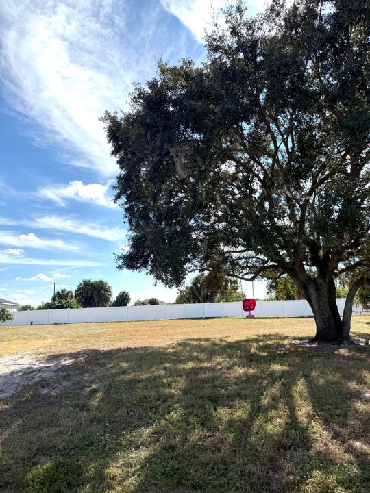 For Sale: $450,000 (3 beds, 2 baths, 1524 Square Feet)