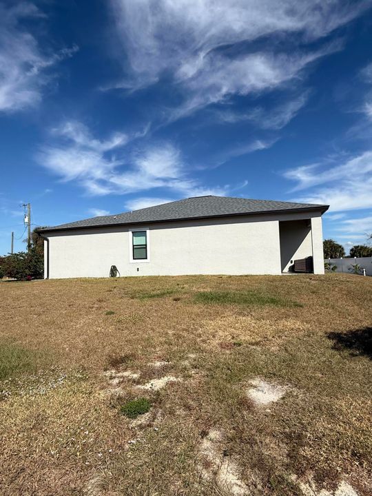 For Sale: $450,000 (3 beds, 2 baths, 1524 Square Feet)