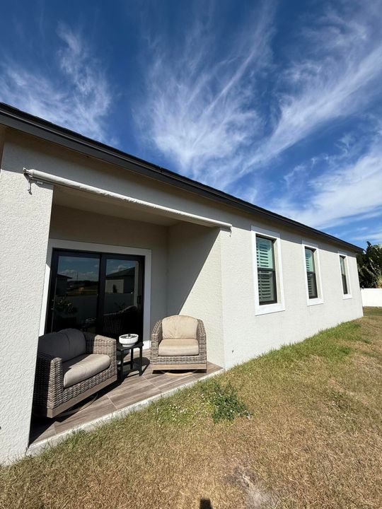 For Sale: $450,000 (3 beds, 2 baths, 1524 Square Feet)