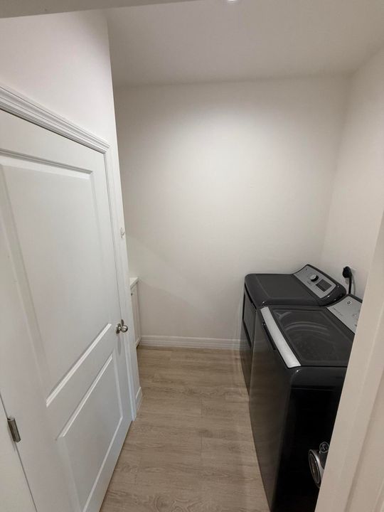 For Sale: $450,000 (3 beds, 2 baths, 1524 Square Feet)