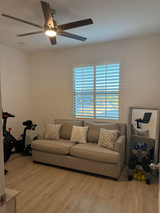 For Sale: $450,000 (3 beds, 2 baths, 1524 Square Feet)