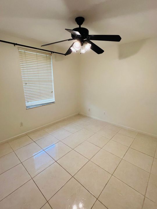 В аренду: $3,500 (3 спален, 2 ванн, 1784 Квадратных фут)