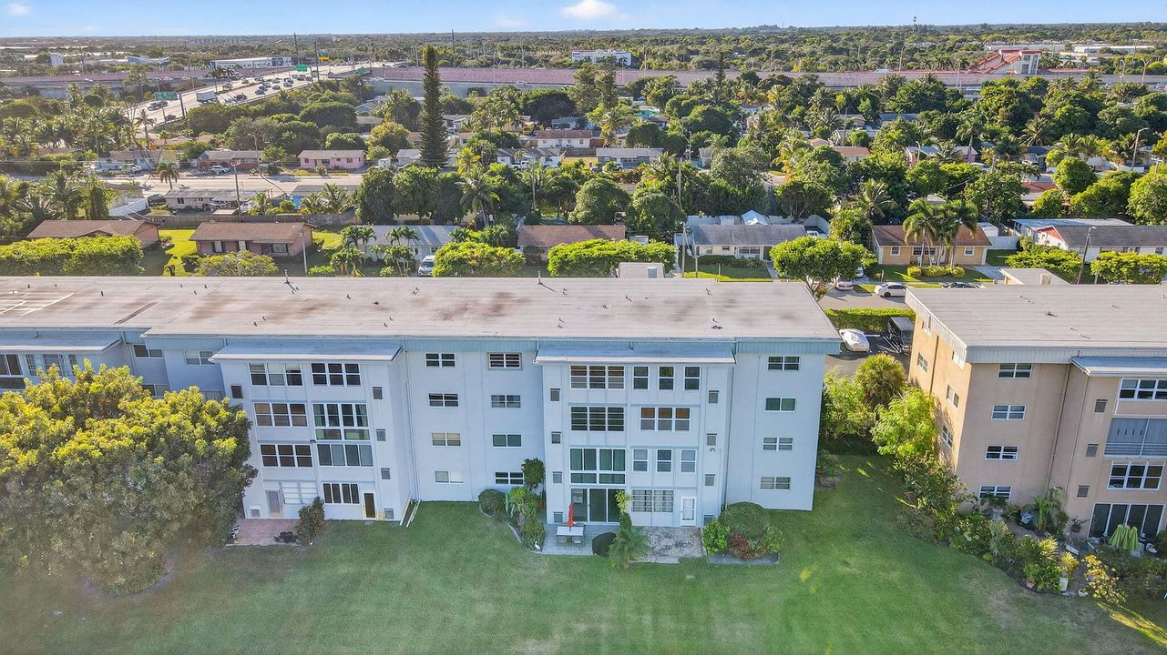 For Sale: $214,999 (2 beds, 2 baths, 1080 Square Feet)