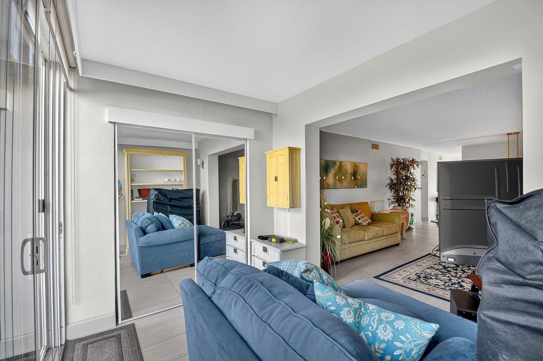 For Sale: $214,999 (2 beds, 2 baths, 1080 Square Feet)