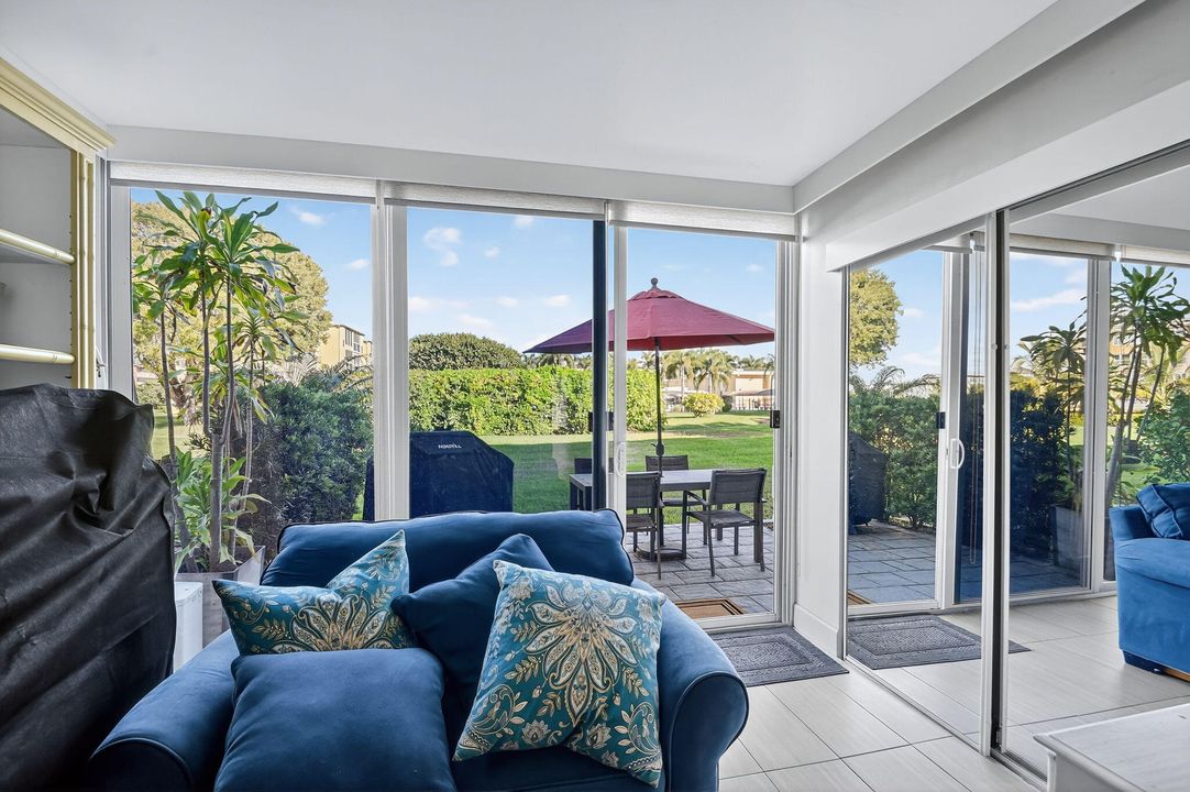 For Sale: $214,999 (2 beds, 2 baths, 1080 Square Feet)