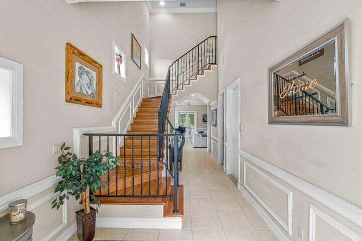 En Renta: $5,500 (4 camas, 3 baños, 3008 Pies cuadrados)