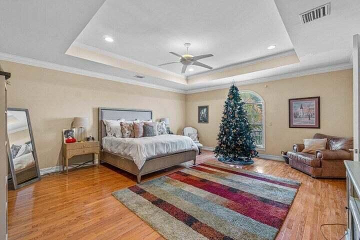 En Renta: $5,500 (4 camas, 3 baños, 3008 Pies cuadrados)