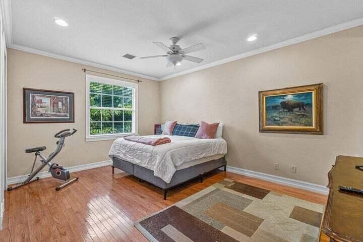 En Renta: $5,500 (4 camas, 3 baños, 3008 Pies cuadrados)