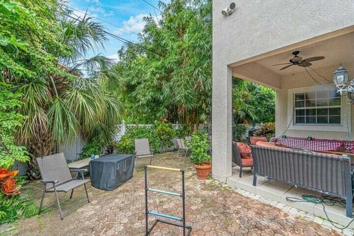 En Renta: $5,500 (4 camas, 3 baños, 3008 Pies cuadrados)