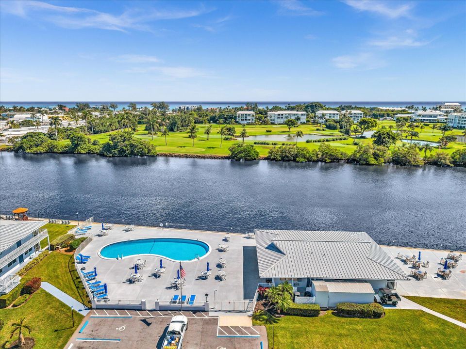 Active With Contract: $185,000 (2 beds, 1 baths, 798 Square Feet)