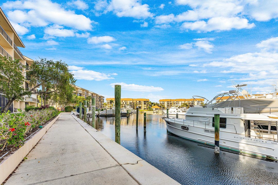 待售: $485,000 (2 贝兹, 2 浴室, 1385 平方英尺)