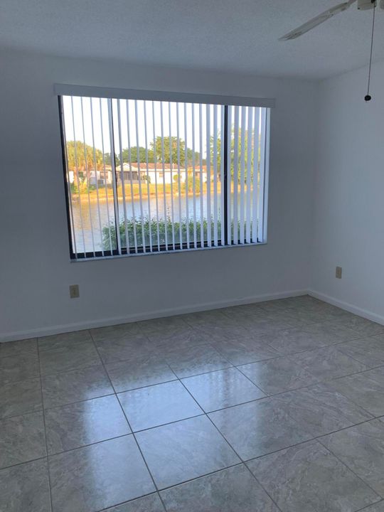 For Sale: $169,000 (2 beds, 2 baths, 1228 Square Feet)