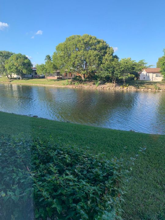 For Sale: $169,000 (2 beds, 2 baths, 1228 Square Feet)