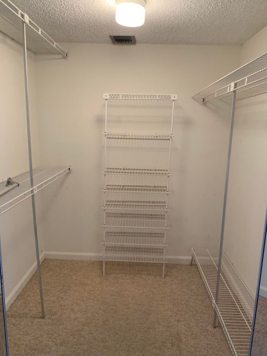 For Sale: $169,000 (2 beds, 2 baths, 1228 Square Feet)