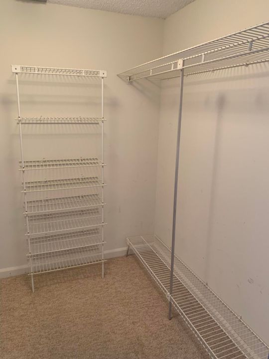 For Sale: $169,000 (2 beds, 2 baths, 1228 Square Feet)