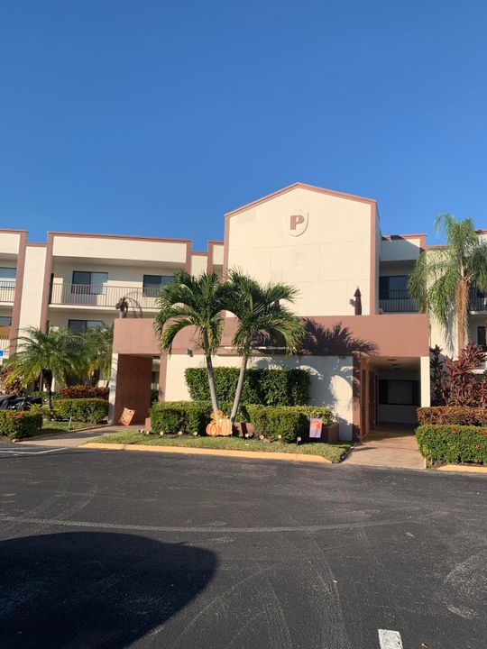 For Sale: $169,000 (2 beds, 2 baths, 1228 Square Feet)