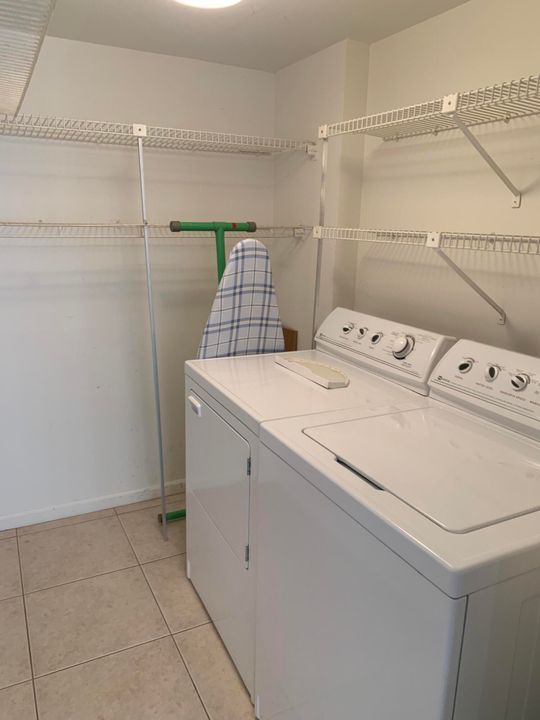 For Sale: $169,000 (2 beds, 2 baths, 1228 Square Feet)