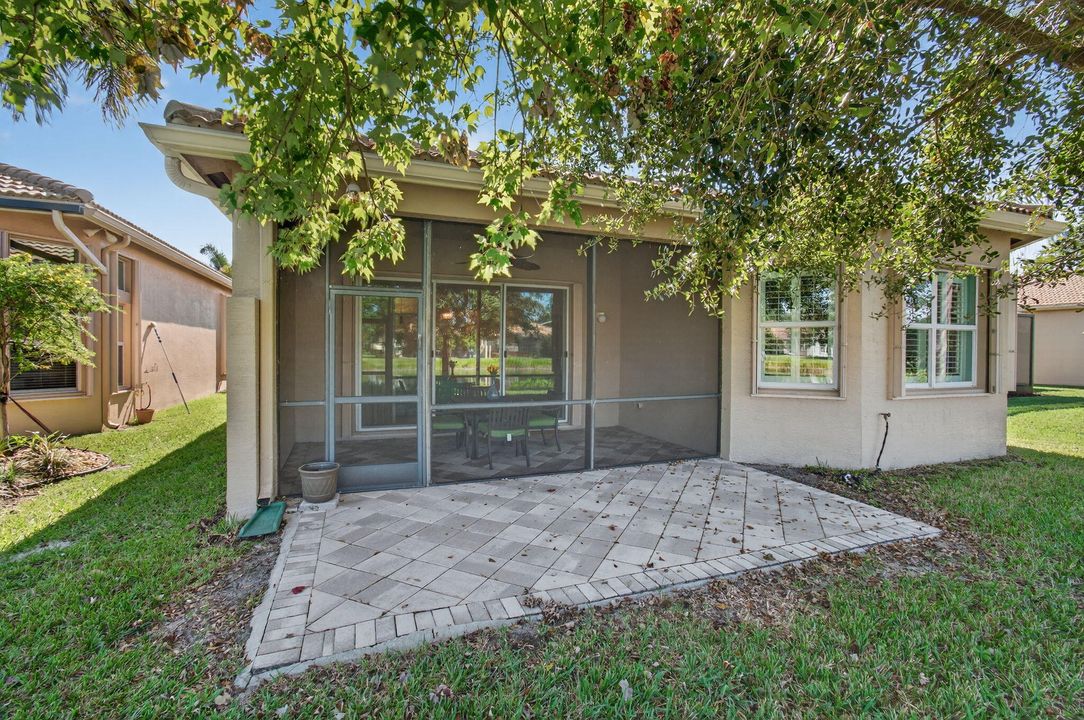 For Sale: $710,000 (3 beds, 2 baths, 2019 Square Feet)