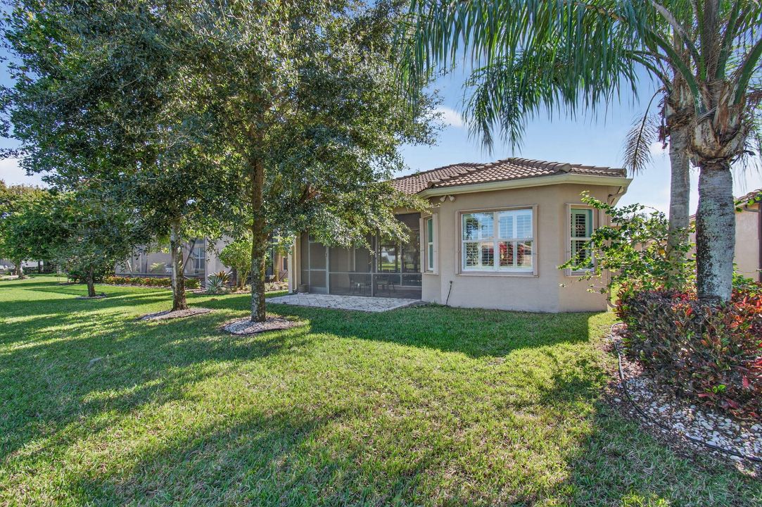 For Sale: $710,000 (3 beds, 2 baths, 2019 Square Feet)