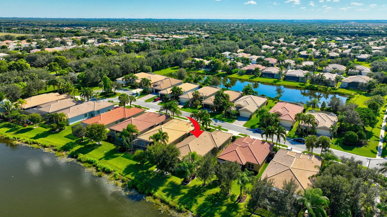 For Sale: $710,000 (3 beds, 2 baths, 2019 Square Feet)