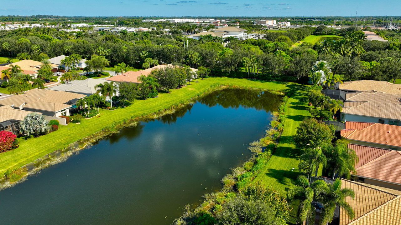 For Sale: $710,000 (3 beds, 2 baths, 2019 Square Feet)