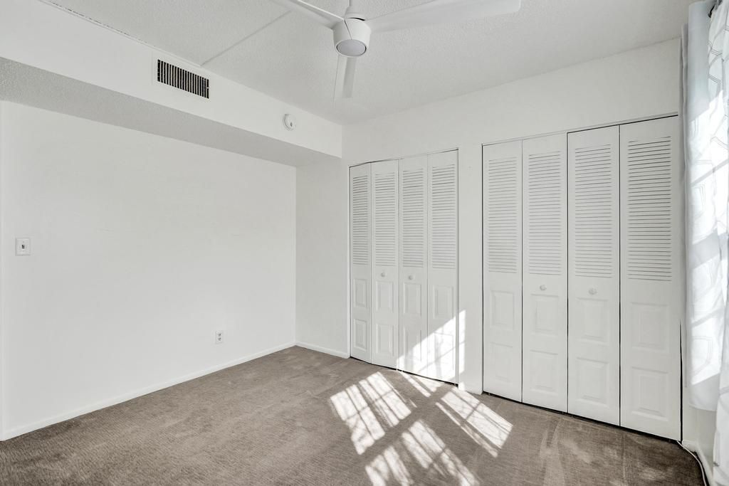 For Sale: $249,000 (2 beds, 2 baths, 978 Square Feet)