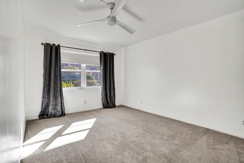 For Sale: $249,000 (2 beds, 2 baths, 978 Square Feet)