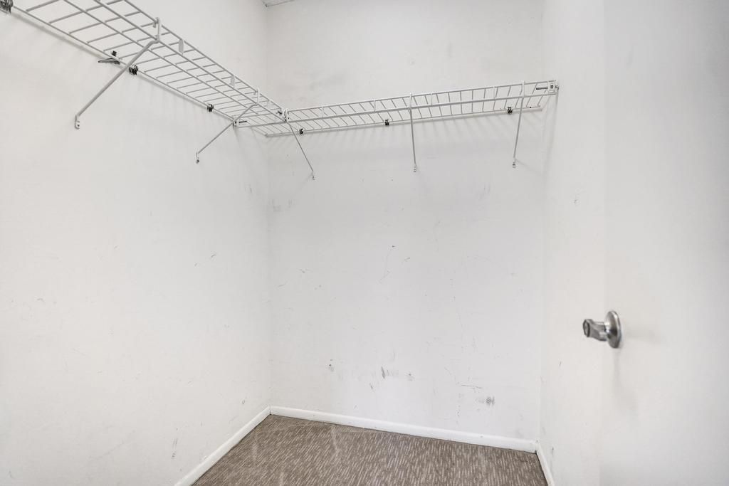 For Sale: $249,000 (2 beds, 2 baths, 978 Square Feet)