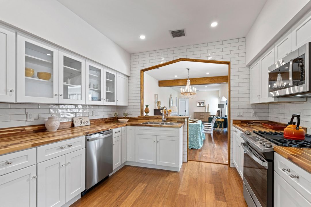 For Sale: $1,195,000 (4 beds, 4 baths, 2013 Square Feet)