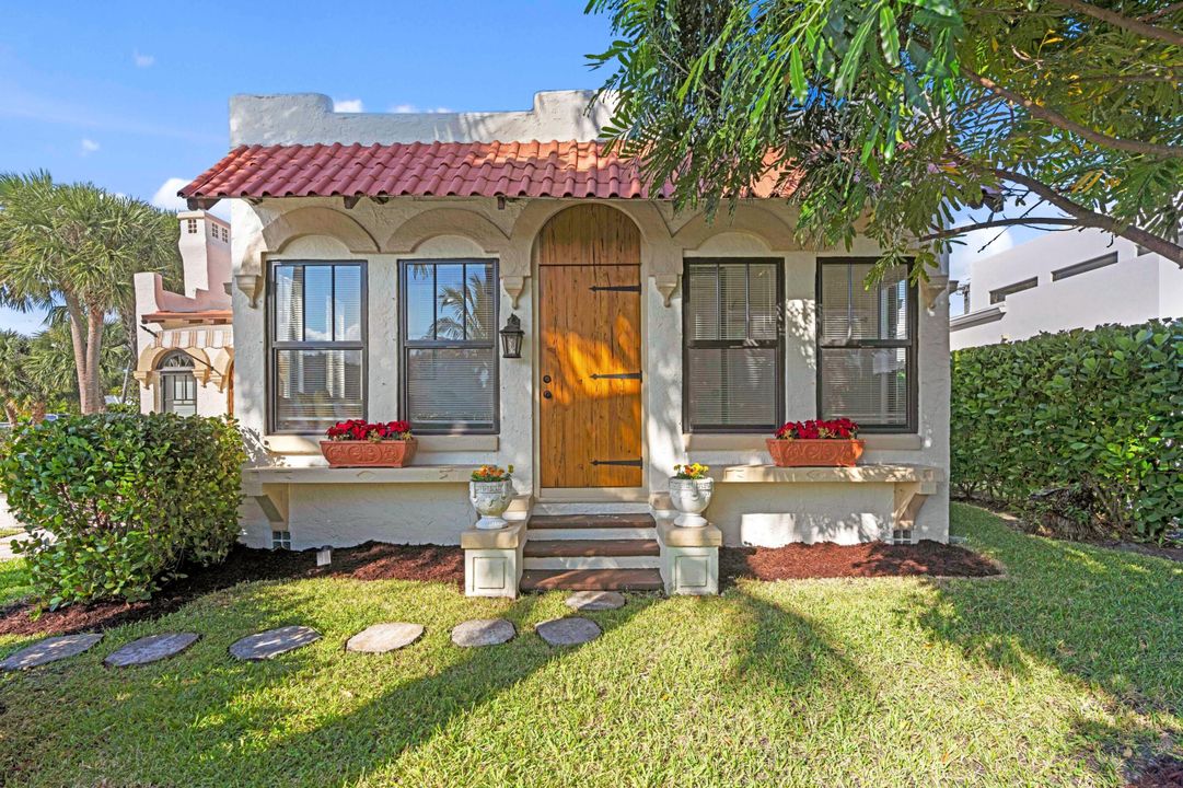 For Sale: $1,195,000 (4 beds, 4 baths, 2013 Square Feet)