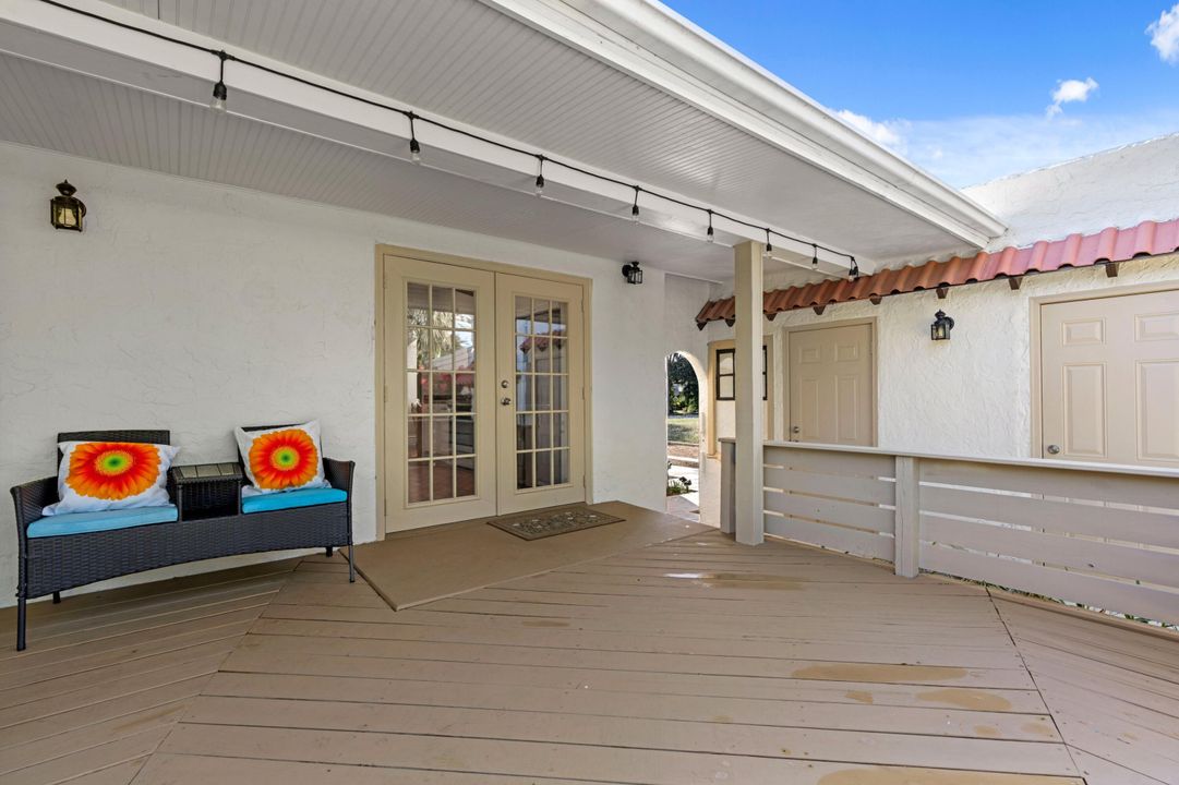 For Sale: $1,195,000 (4 beds, 4 baths, 2013 Square Feet)