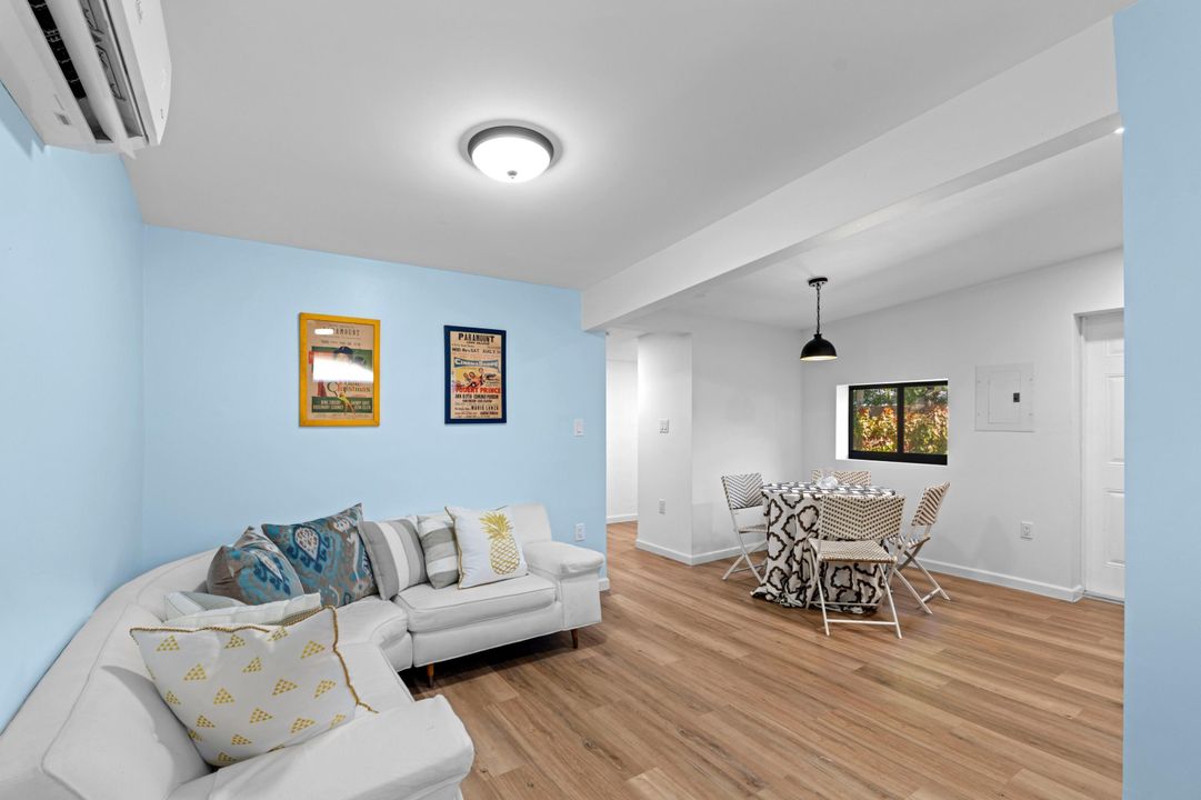 For Sale: $1,195,000 (4 beds, 4 baths, 2013 Square Feet)