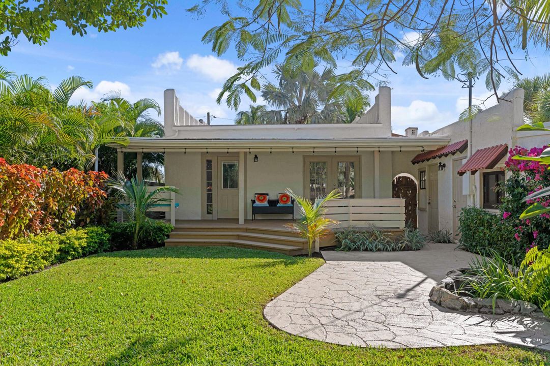 For Sale: $1,195,000 (4 beds, 4 baths, 2013 Square Feet)