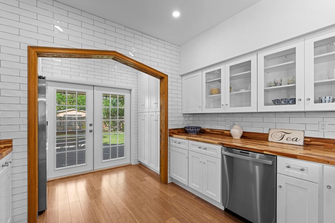 For Sale: $1,195,000 (4 beds, 4 baths, 2013 Square Feet)