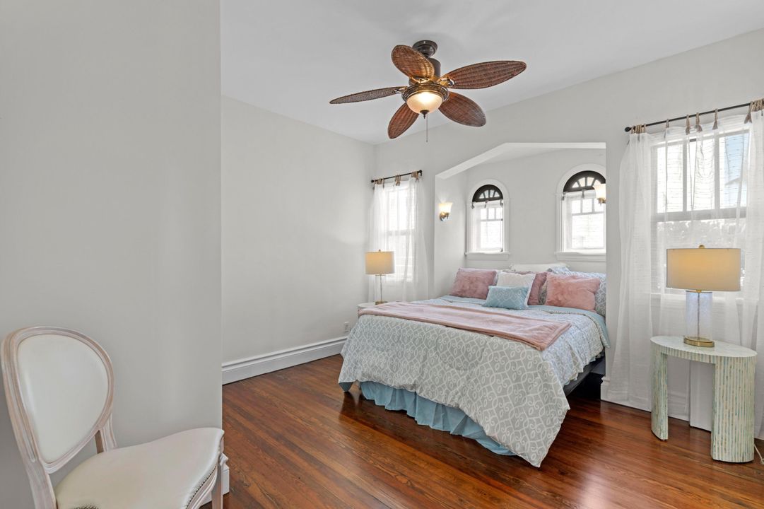 For Sale: $1,195,000 (4 beds, 4 baths, 2013 Square Feet)