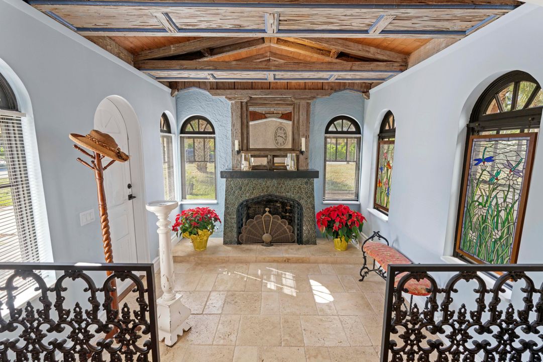 For Sale: $1,195,000 (4 beds, 4 baths, 2013 Square Feet)