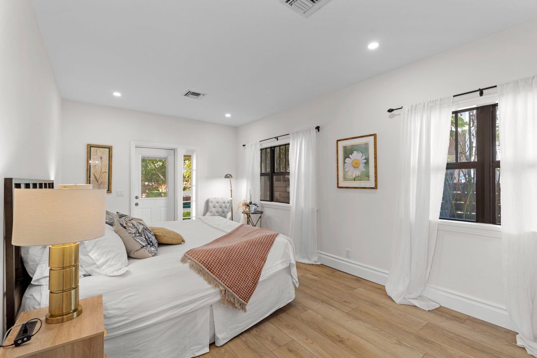 For Sale: $1,195,000 (4 beds, 4 baths, 2013 Square Feet)