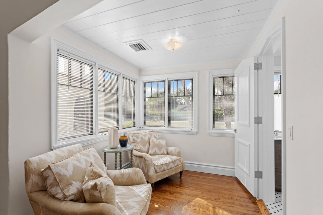 For Sale: $1,195,000 (4 beds, 4 baths, 2013 Square Feet)