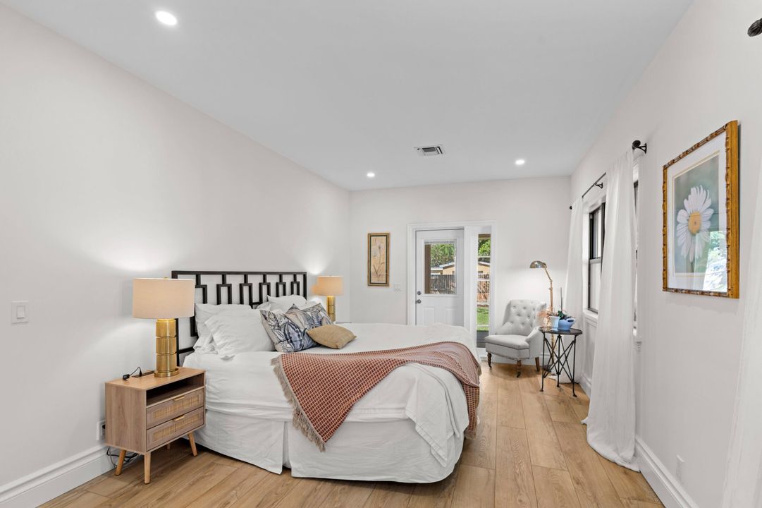 For Sale: $1,195,000 (4 beds, 4 baths, 2013 Square Feet)