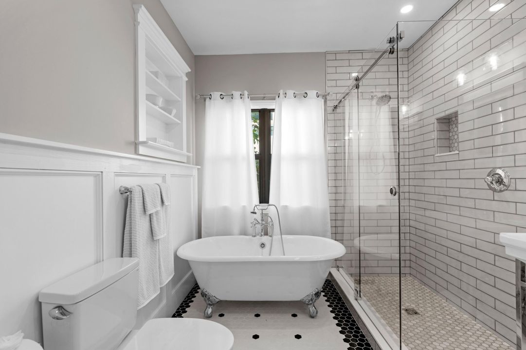 For Sale: $1,195,000 (4 beds, 4 baths, 2013 Square Feet)